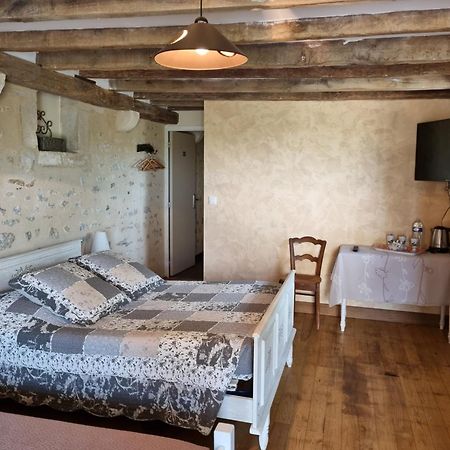 Domaine De La Rue Bed & Breakfast La Berthenoux Bagian luar foto
