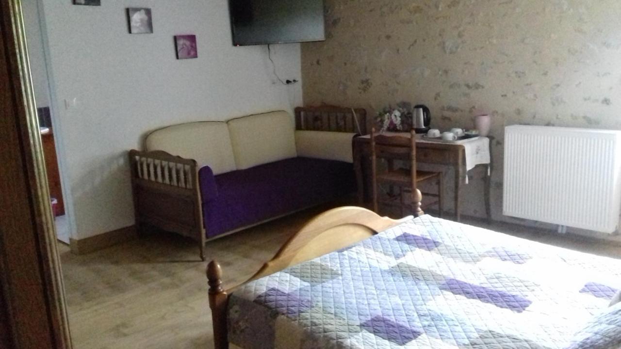 Domaine De La Rue Bed & Breakfast La Berthenoux Bagian luar foto