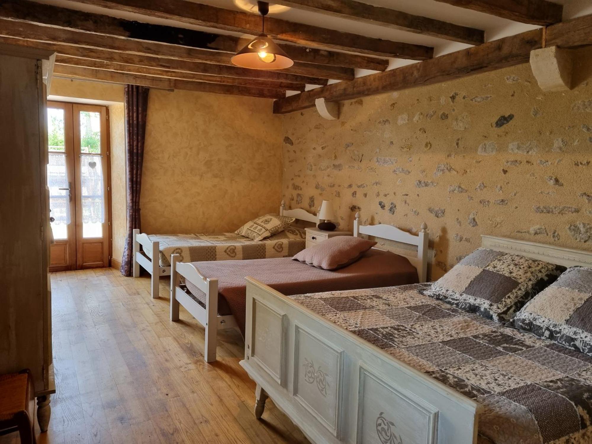 Domaine De La Rue Bed & Breakfast La Berthenoux Bagian luar foto